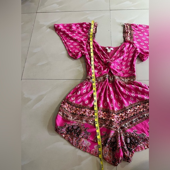 Francesca’s Mi Ami Bri Floral pink  Romper bell sleeve short jumpsuit summer S - Picture 13 of 16